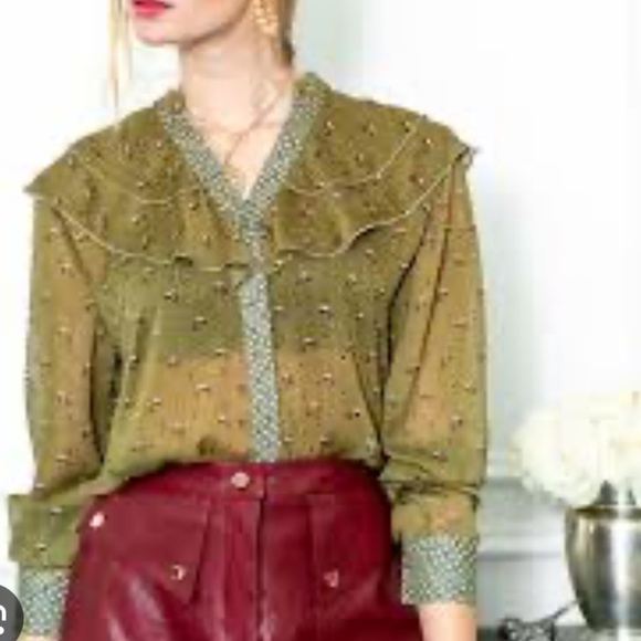 The Shirt by Rochelle Behrens Tops - NWT The Shirt by Rochelle Behrens Olive Green Print Blouse Ruffled Collar Small